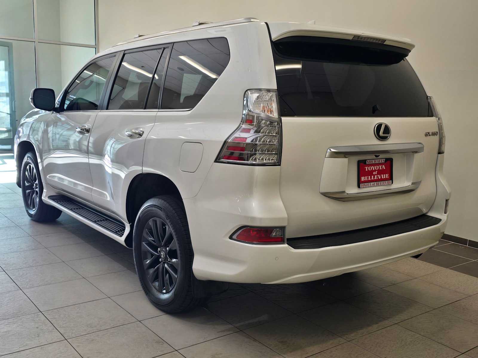 Used 2021 Lexus GX 460 Premium w/ Premium Package AWD/4WD image 4