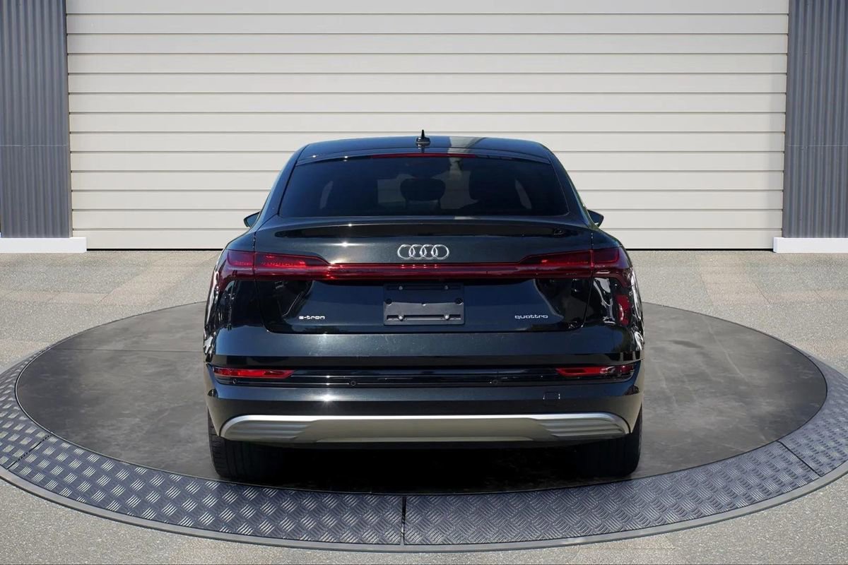 Used 2020 Audi e-tron Premium Plus image 6