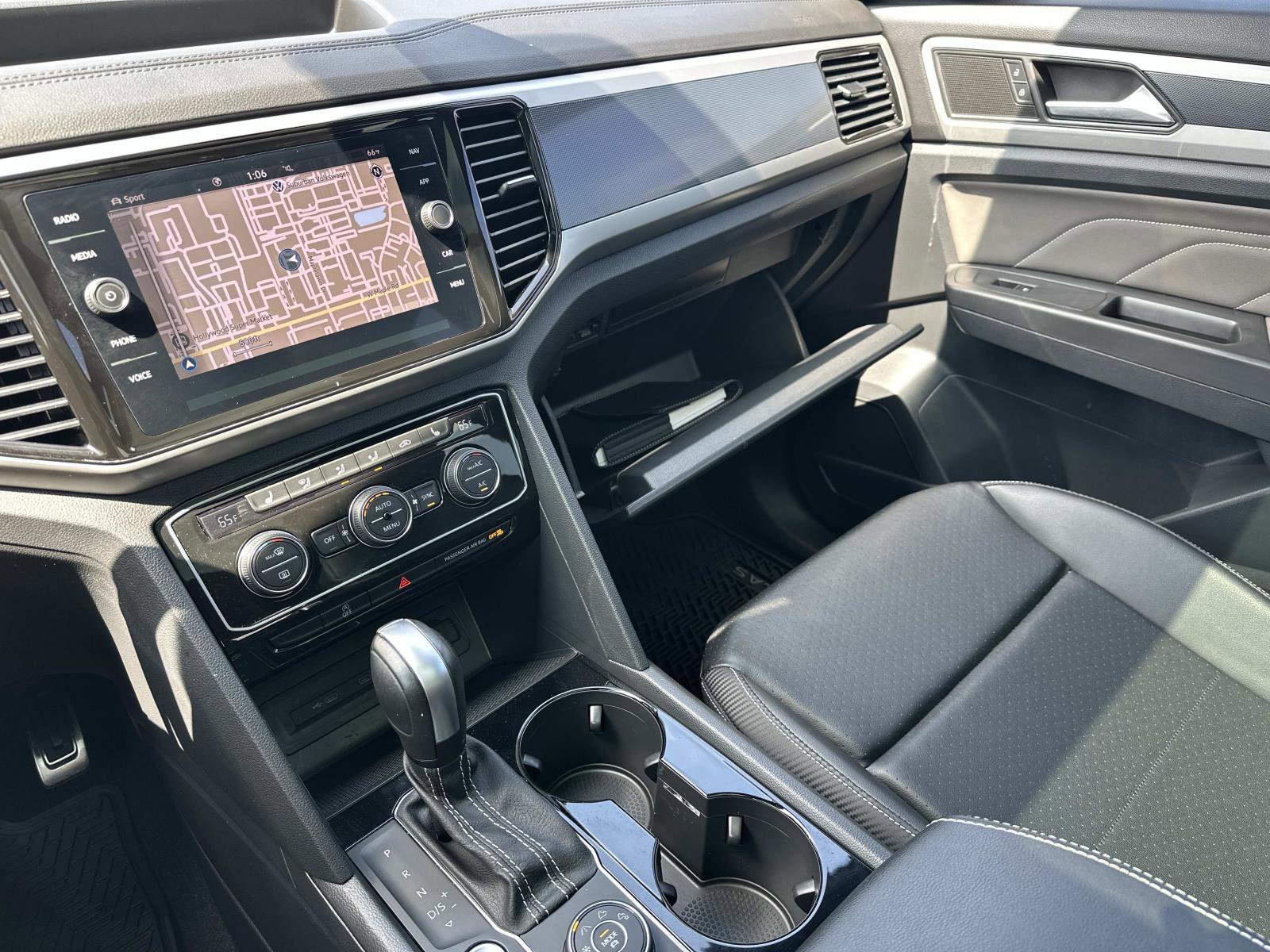 Used 2023 Volkswagen Atlas Cross Sport SEL R-Line AWD/4WD image 35