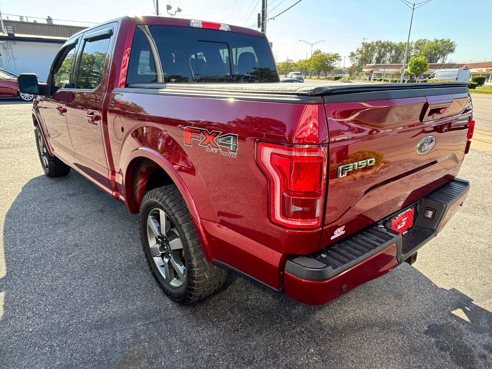 Used 2015 Ford F150 Lariat w/ Equipment Group 502A Luxury AWD/4WD image 6