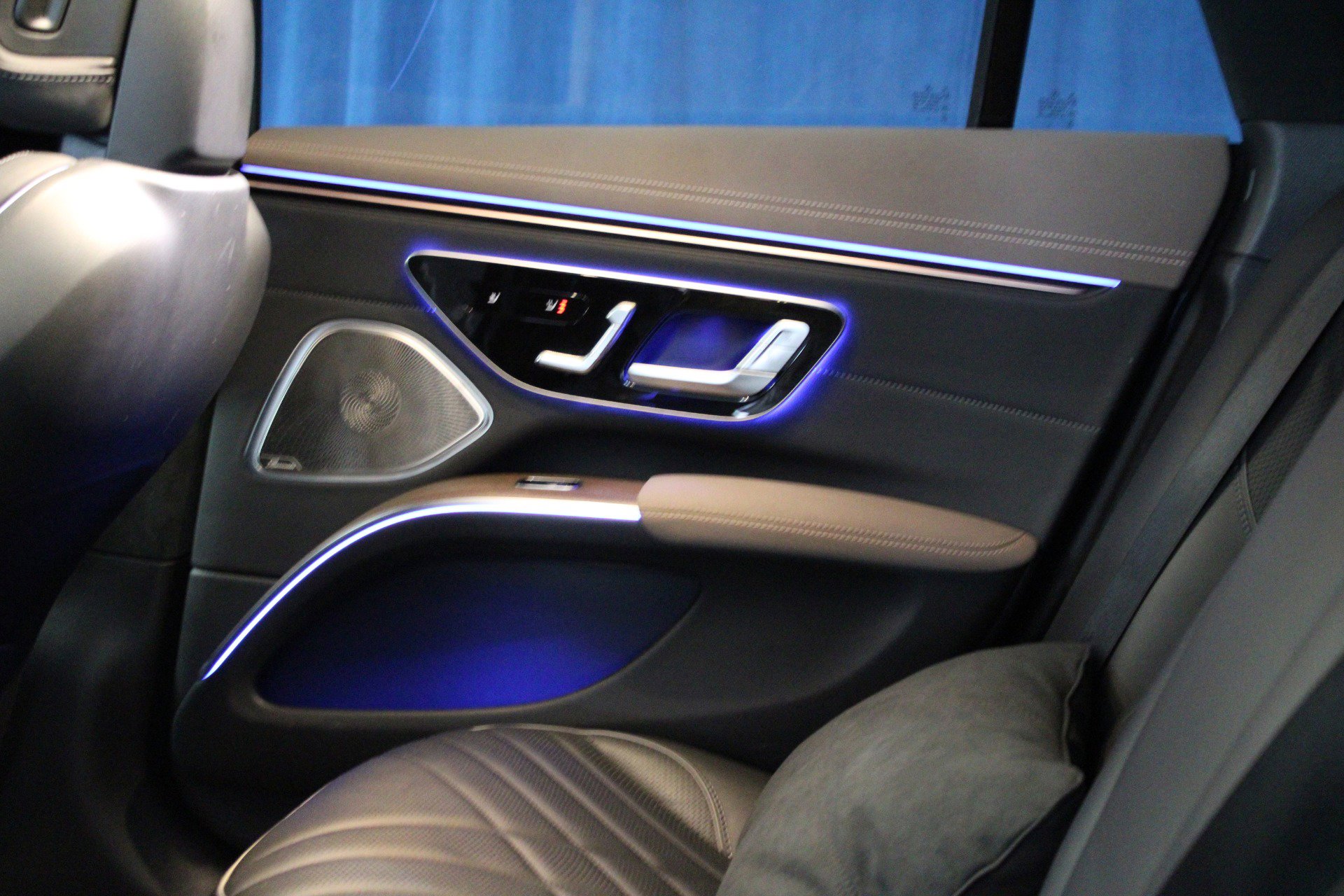 Used 2022 Mercedes-Benz EQS 580 4MATIC Sedan image 15