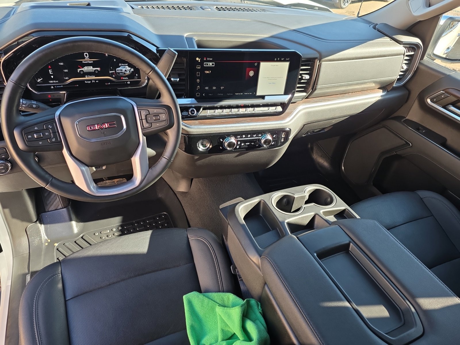 Used 2024 GMC Sierra 1500 SLT image 15