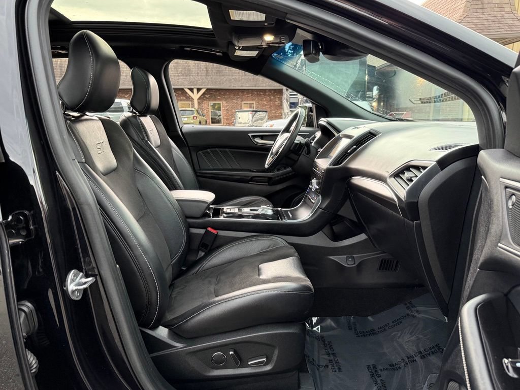 Used 2019 Ford Edge ST w/ Equipment Group 401A AWD/4WD image 21