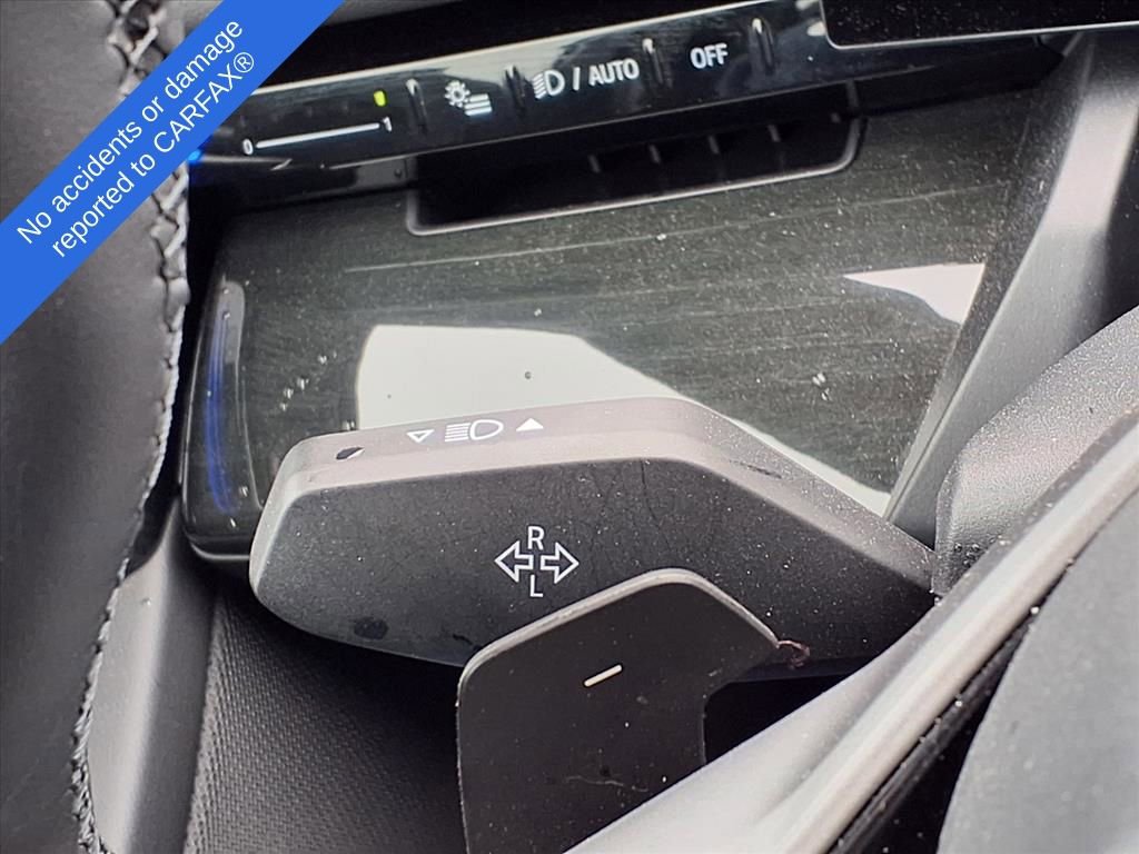 Used 2025 BMW 530i xDrive w/ Premium Package image 22