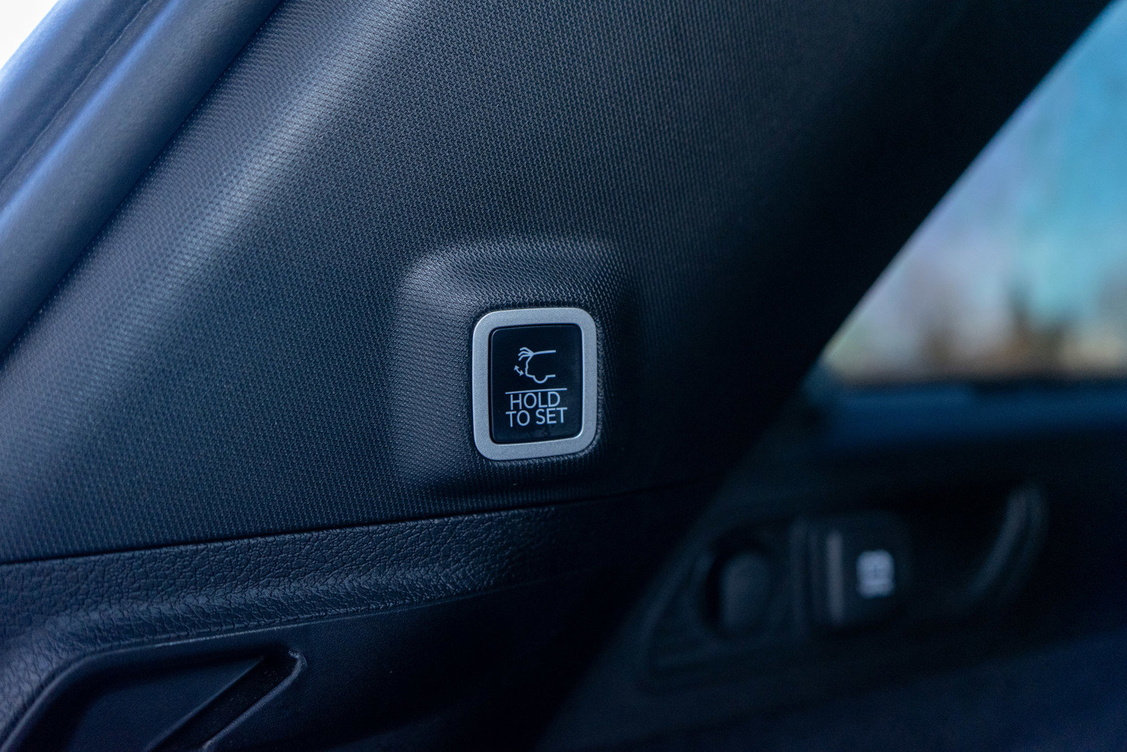 Used 2025 Jeep Grand Cherokee Overland image 10