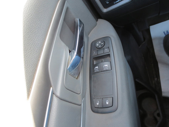 Used 2015 RAM 3500 Tradesman w/ Chrome Appearance Group image 18