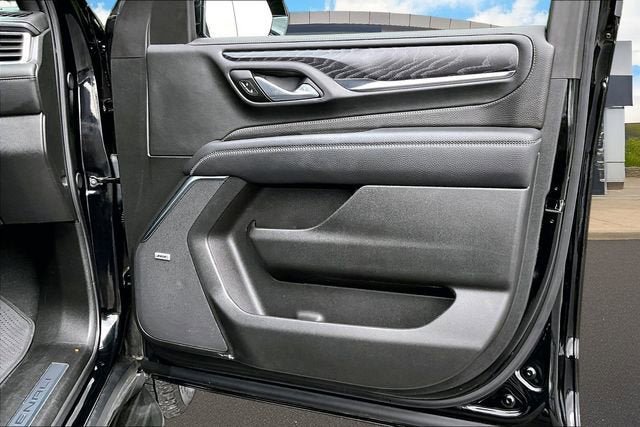 Used 2024 GMC Yukon XL Denali AWD/4WD image 19