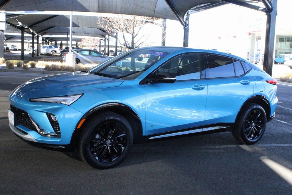 Used 2025 Buick Envista Sport Touring w/ Convenience II Package image 11