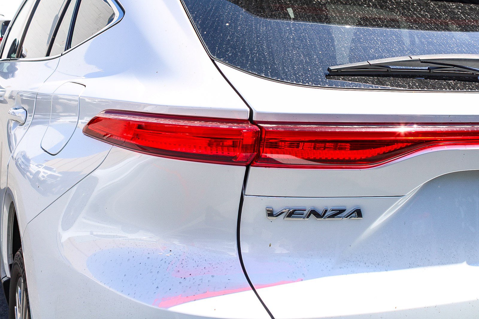 Used 2024 Toyota Venza Limited AWD/4WD image 12