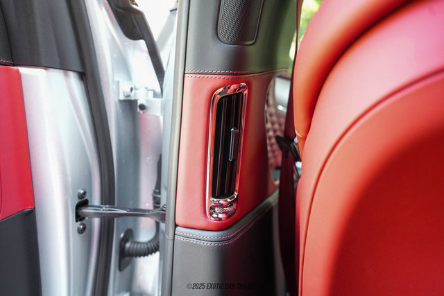 Used 2022 Bentley Flying Spur V8 image 39