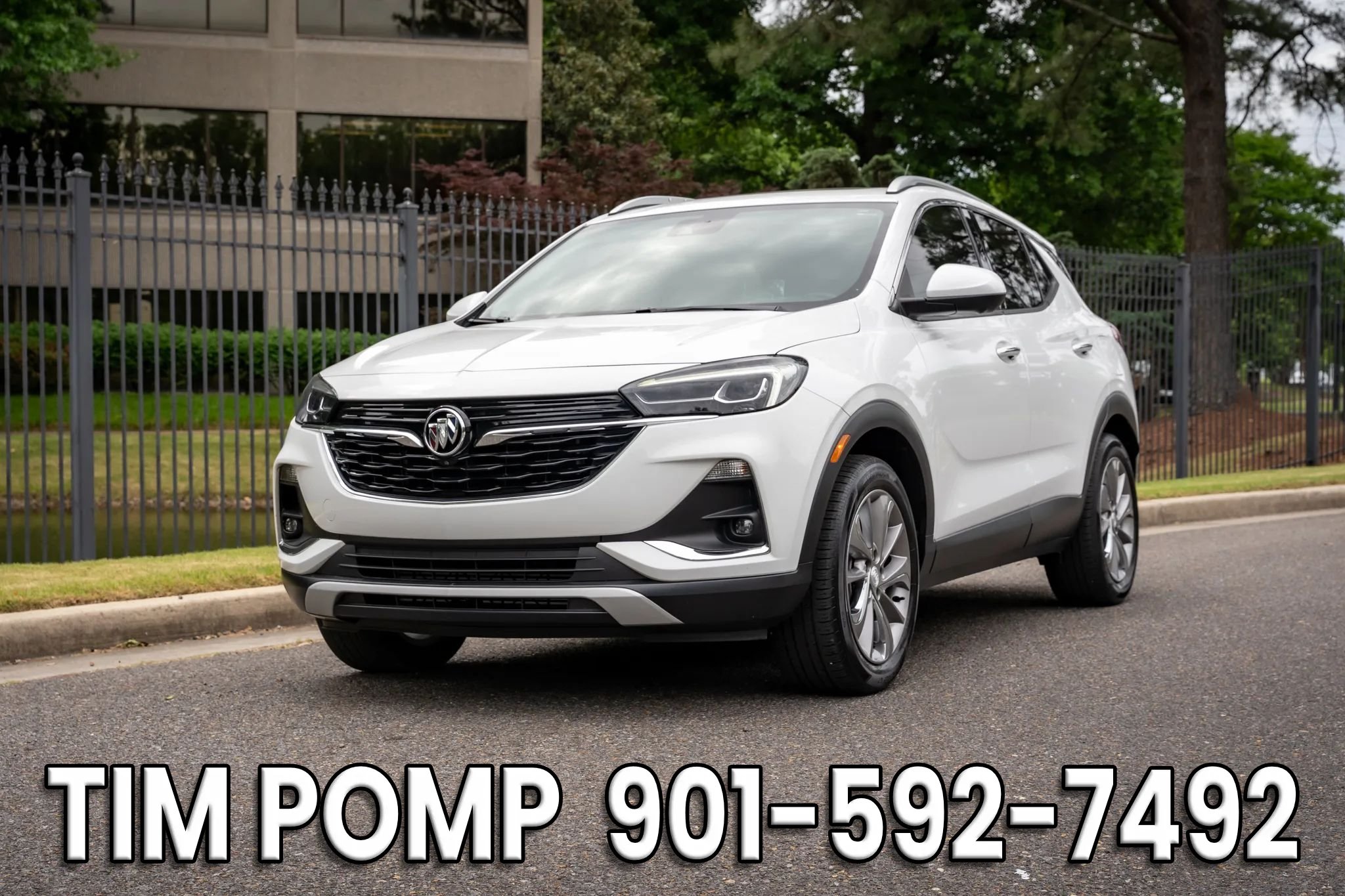 Used 2022 Buick Encore GX Essence w/ Advanced Technology Package FWD image 2