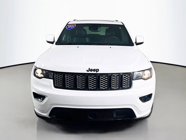 Used 2021 Jeep Grand Cherokee Laredo X image 2