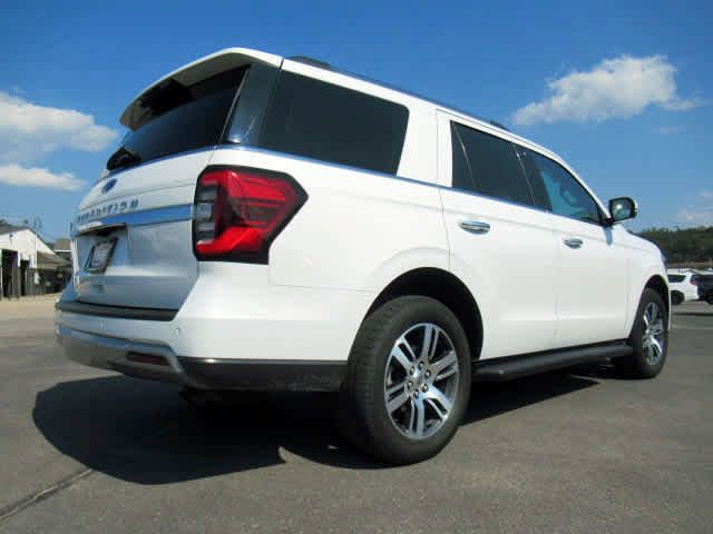 Used 2024 Ford Expedition Limited image 13