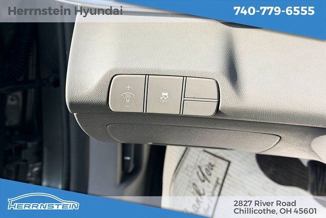 Used 2024 Hyundai Elantra SEL image 15