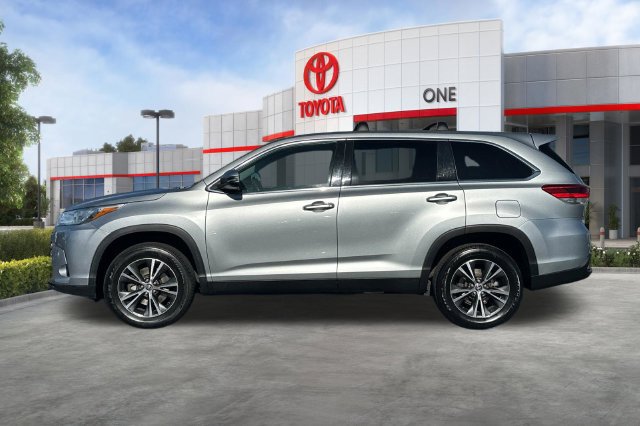 Certified 2019 Toyota Highlander LE FWD image 9