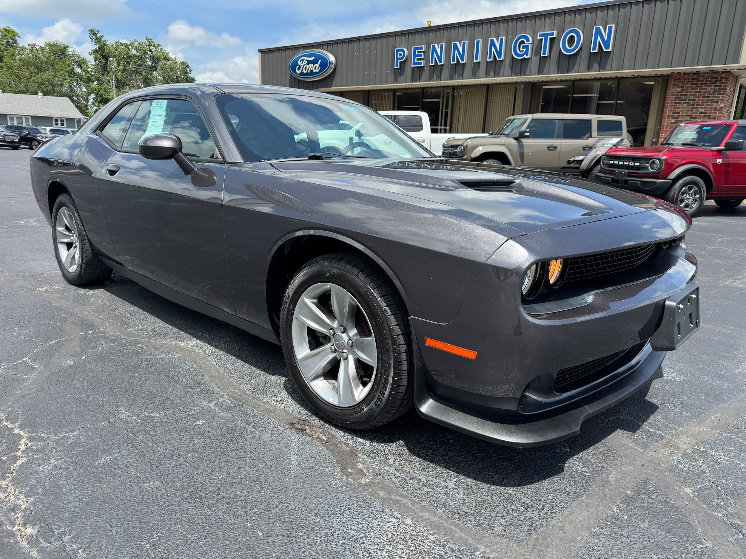 Used 2018 Dodge Challenger SXT RWD image 9
