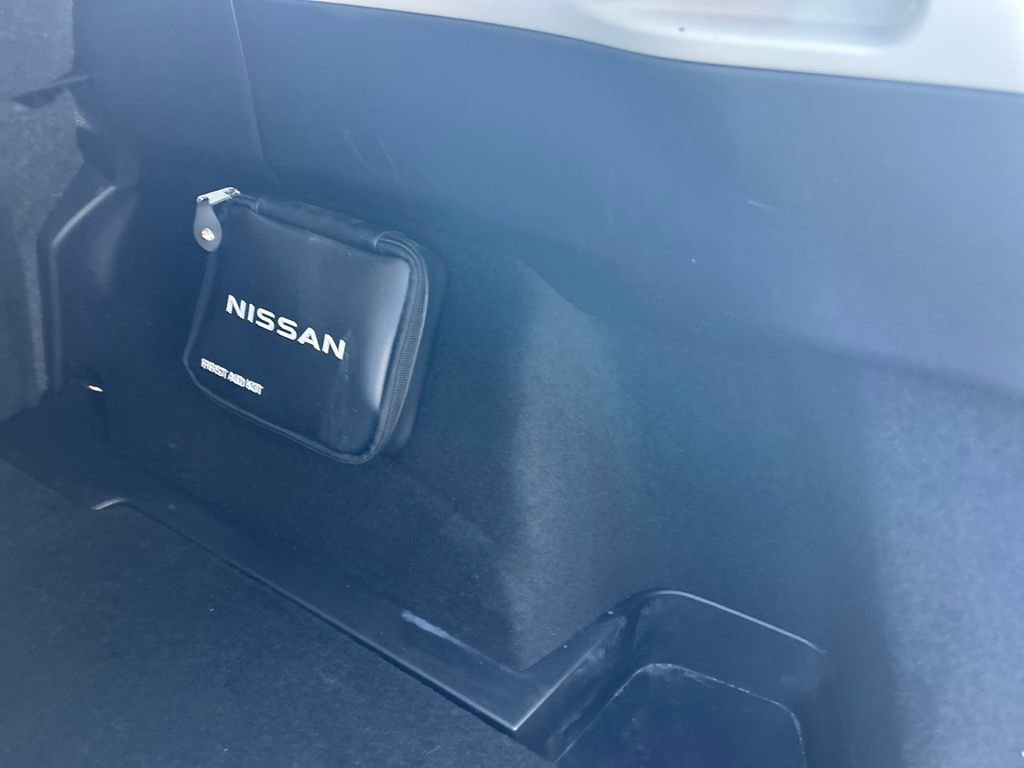 Used 2023 Nissan Rogue S image 27