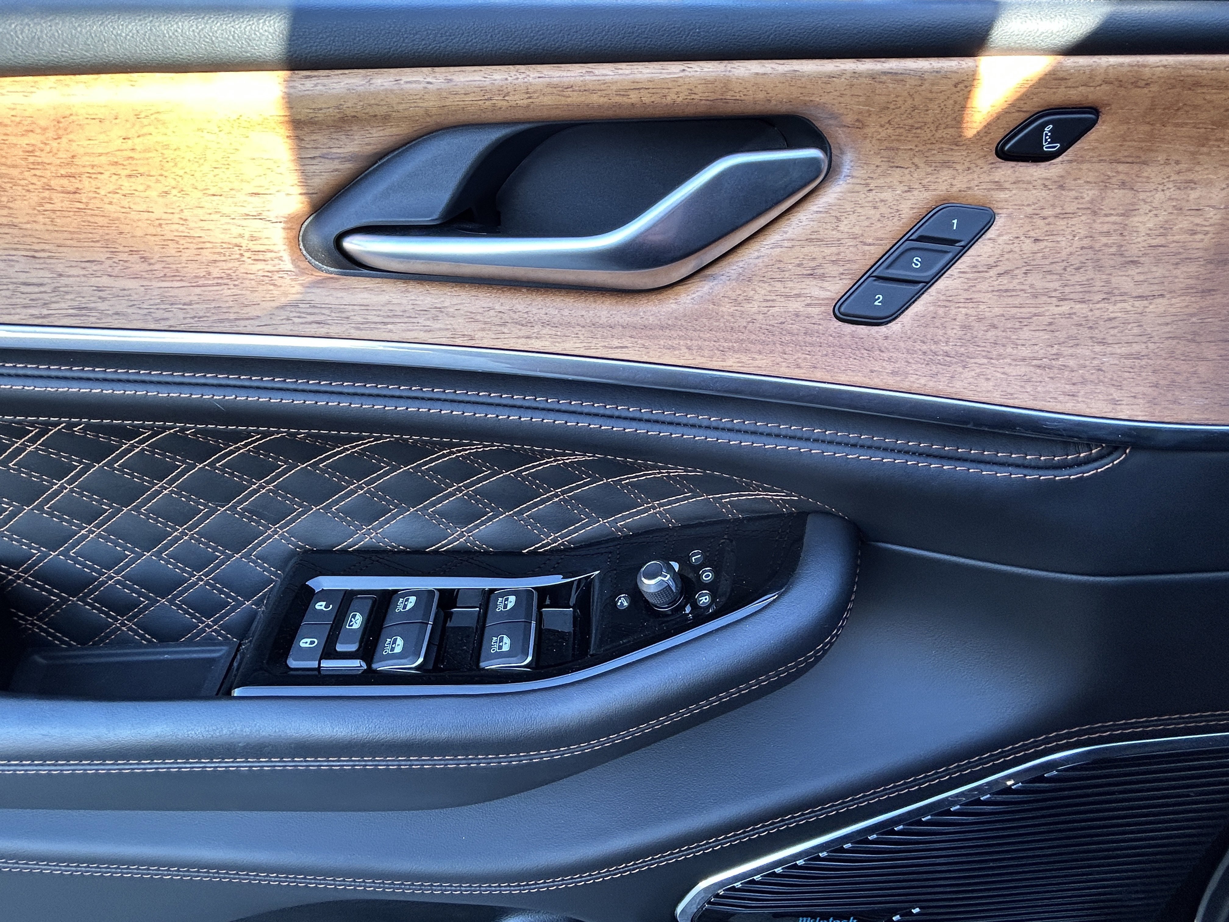 Certified 2023 Jeep Grand Cherokee Summit image 21