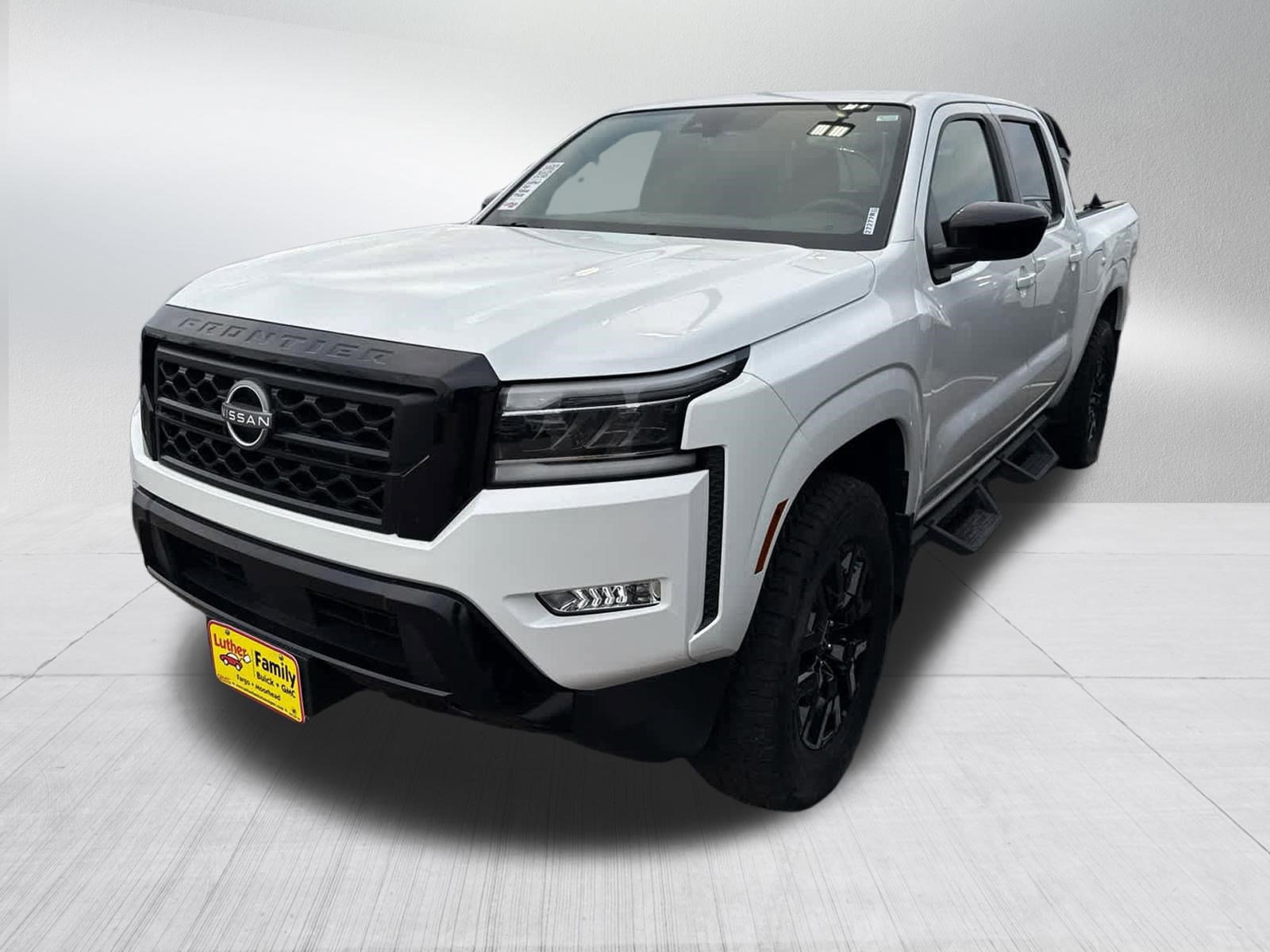 Used 2023 Nissan Frontier SV w/ Midnight Edition Package image 3