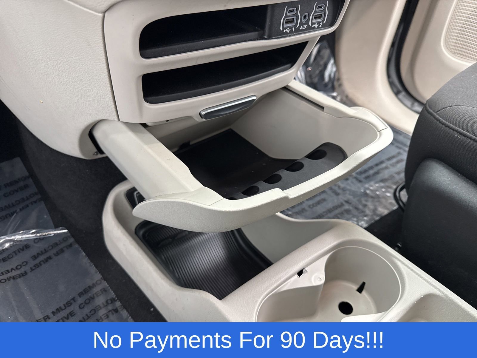 Used 2022 Chrysler Voyager LX image 18