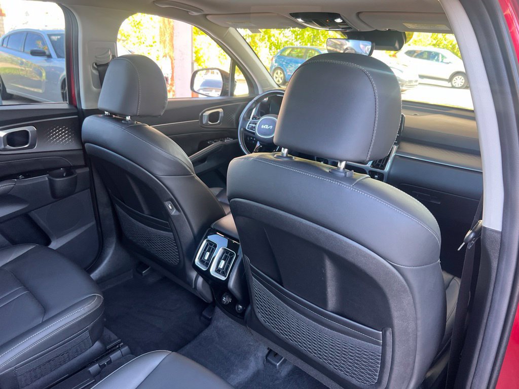 Used 2023 Kia Sorento SX AWD/4WD image 17