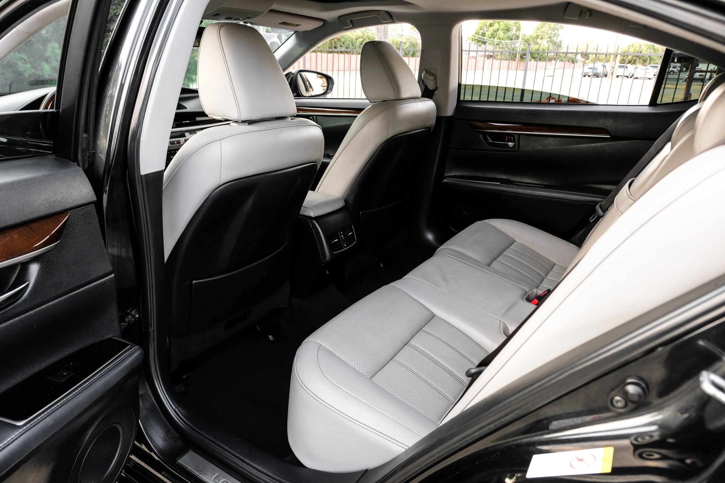 Used 2017 Lexus ES 350 w/ Luxury Package FWD image 46