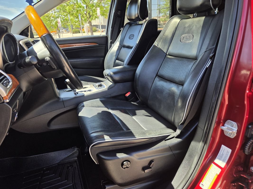 Used 2013 Jeep Grand Cherokee Overland AWD/4WD image 17