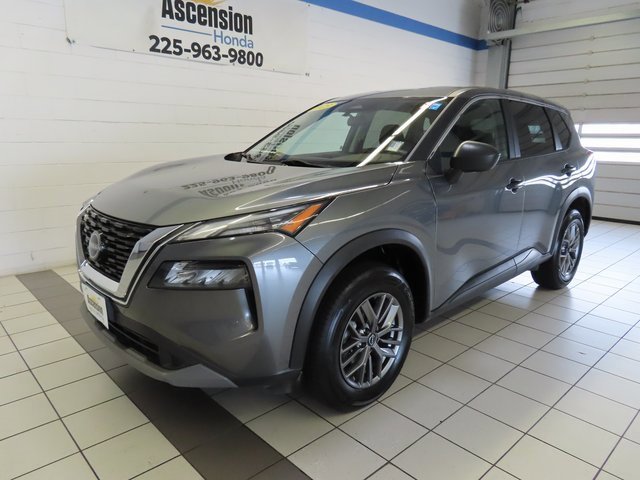 Used 2023 Nissan Rogue S image 2