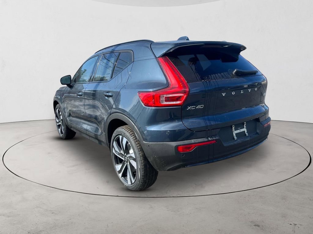 New 2026 Volvo XC40 B5 Plus w/ Protection Package Premier AWD/4WD image 3