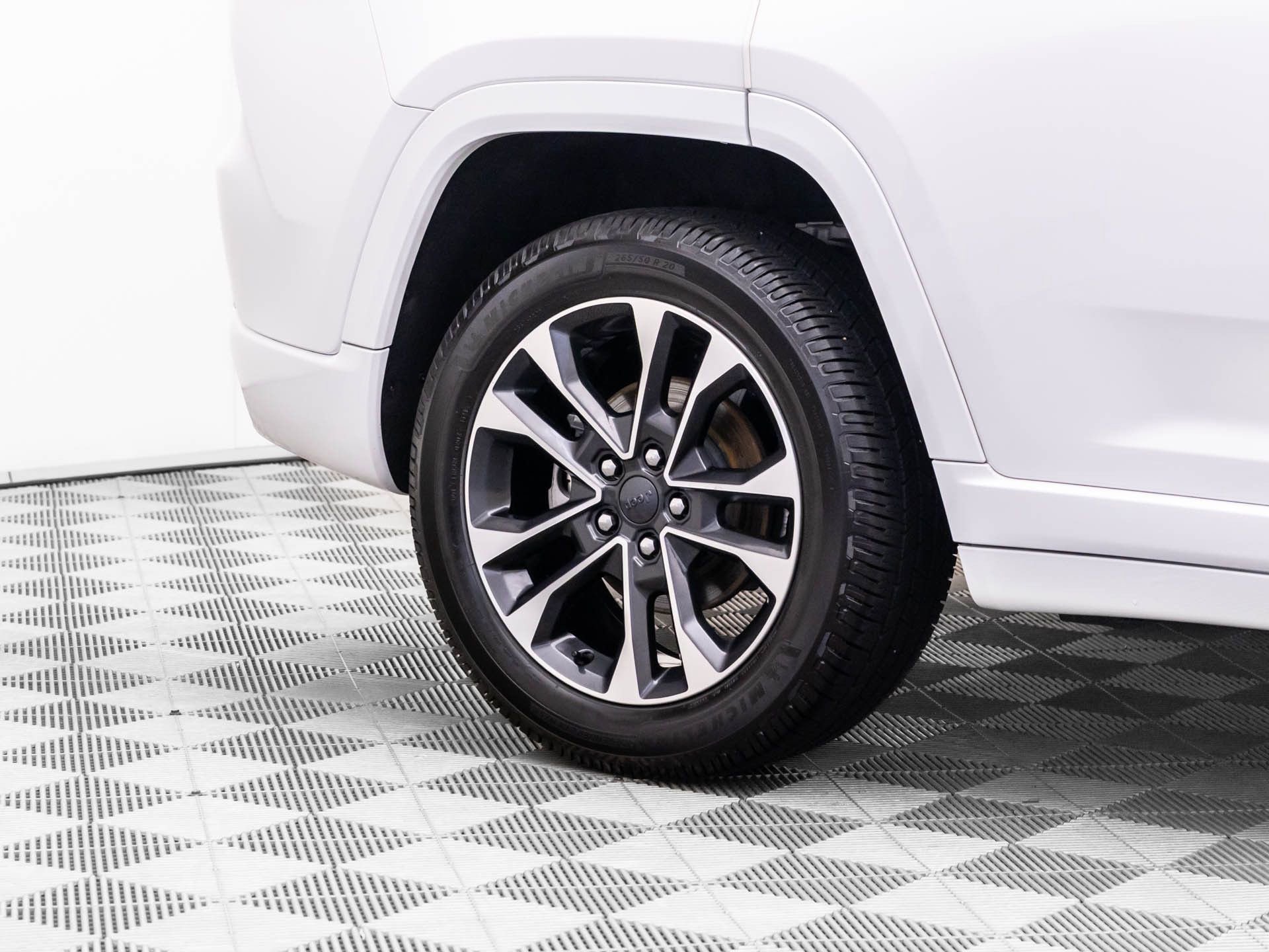 Used 2023 Jeep Grand Cherokee Overland image 44