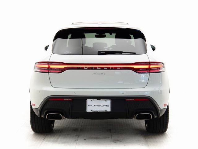 Certified 2025 Porsche Macan image 33