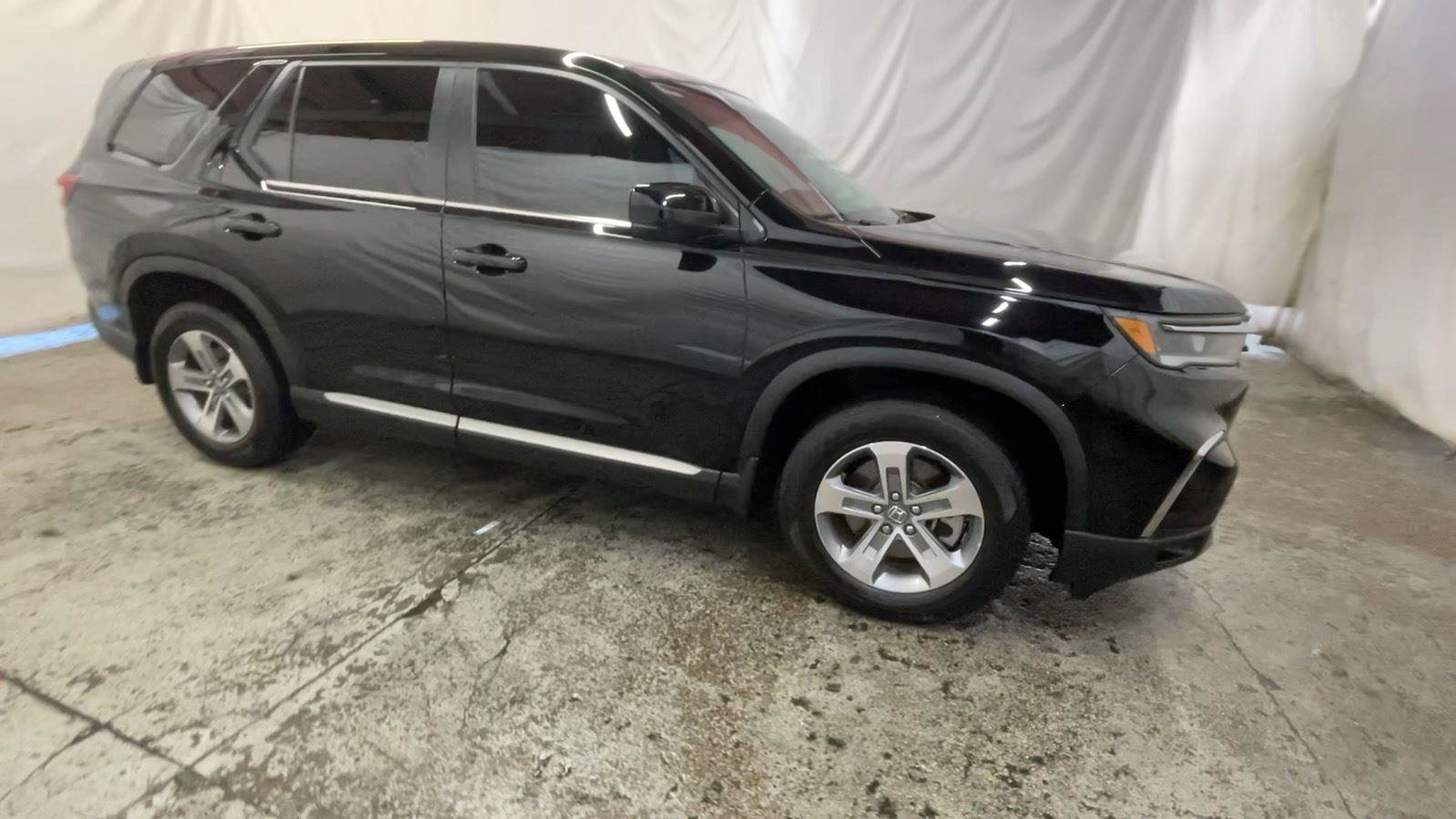 Certified 2025 Honda Pilot EX-L image 3