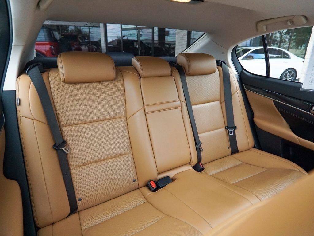 Used 2016 Lexus GS 200t w/ Premium Package RWD image 31