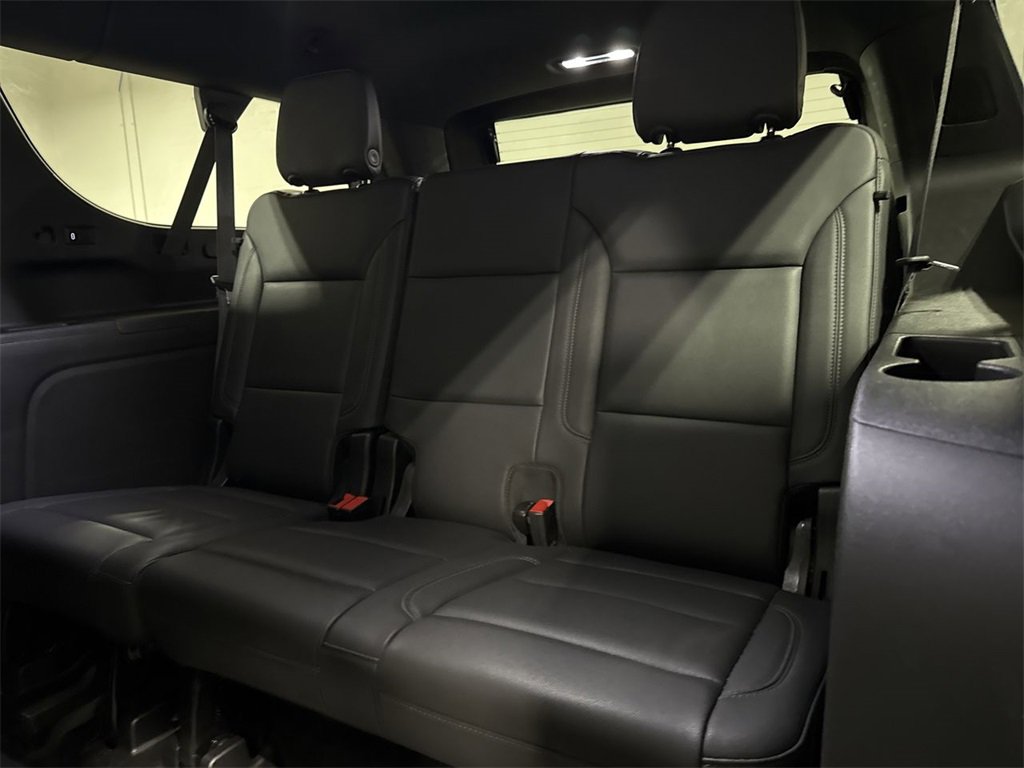 Used 2024 Chevrolet Suburban LT image 29