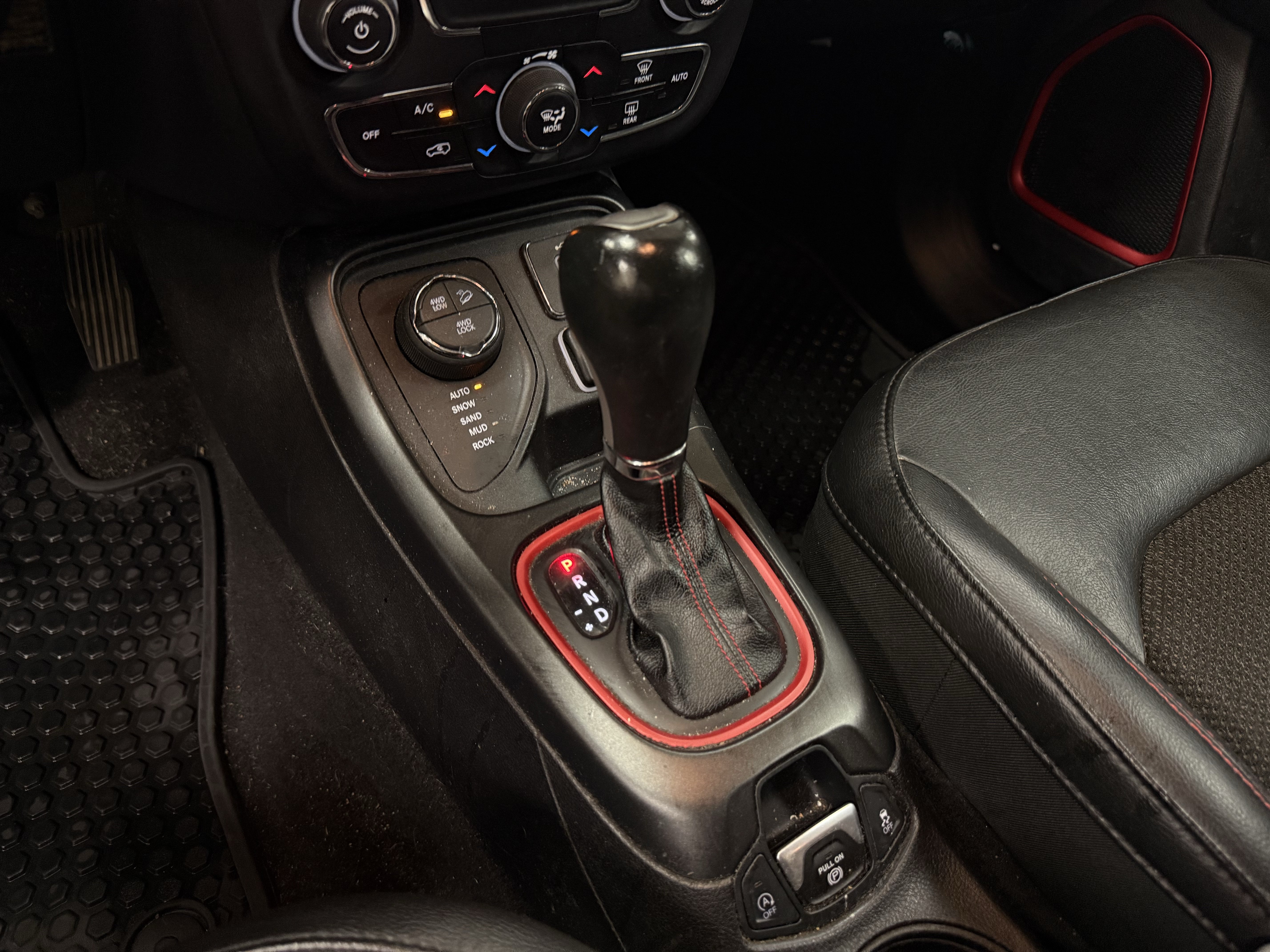 Used 2019 Jeep Compass Trailhawk AWD/4WD image 24