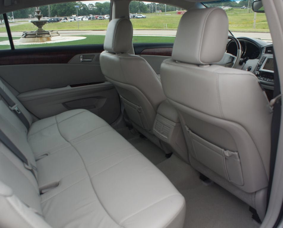 Used 2012 Toyota Avalon Limited FWD image 16