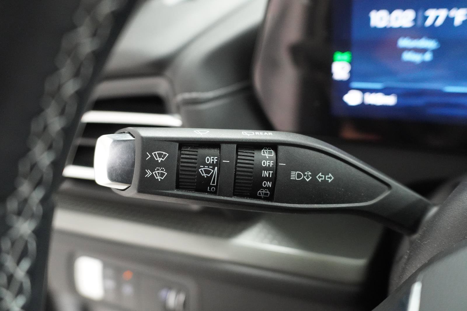 Used 2024 Chevrolet Traverse LT FWD image 24