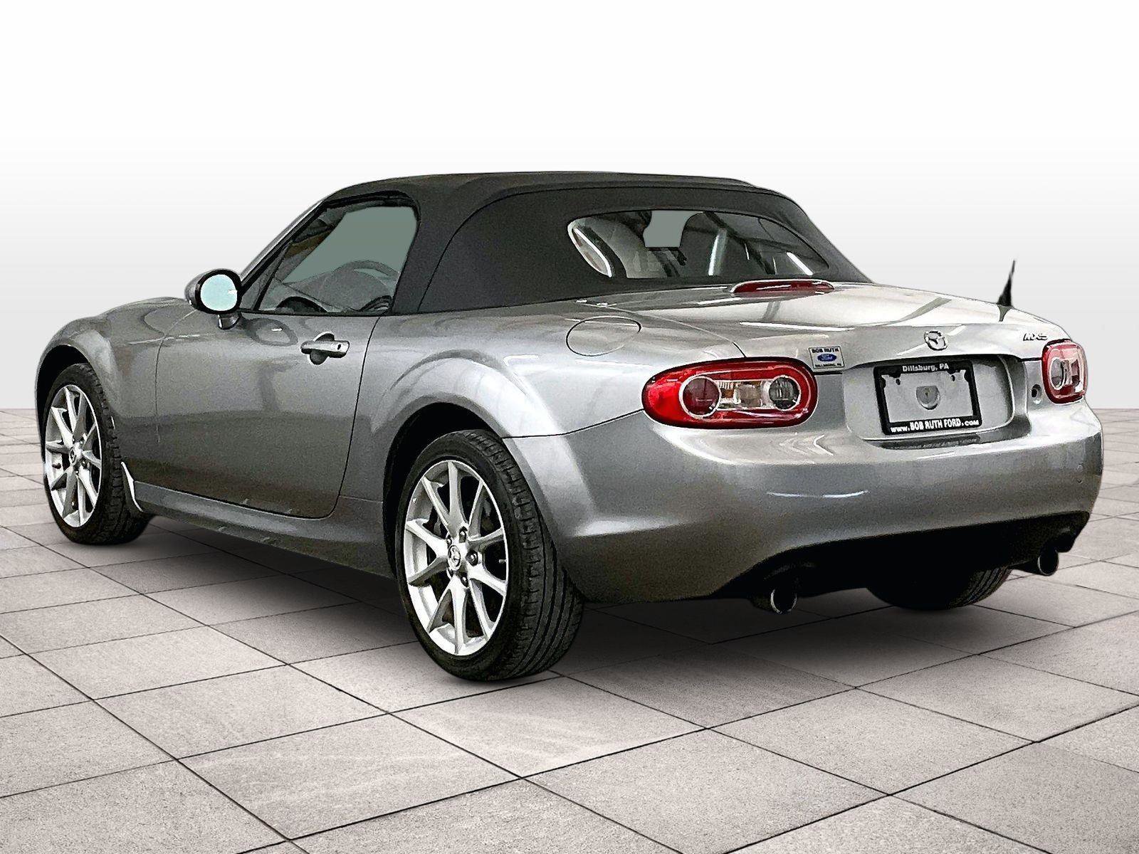 Used 2010 MAZDA MX-5 Miata Touring RWD image 10