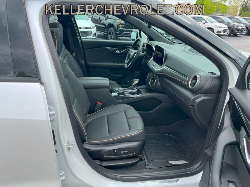 Certified 2024 Chevrolet Blazer Premier w/ Driver Confidence II Package AWD/4WD image 17