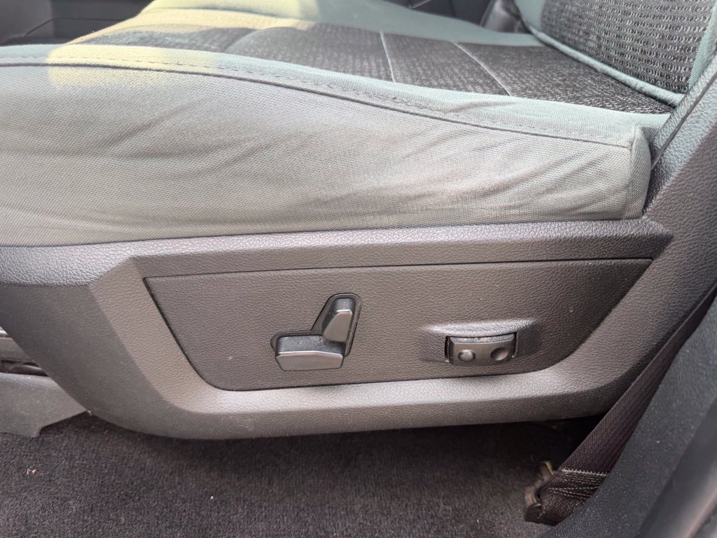 Used 2015 RAM 1500 Big Horn RWD image 15