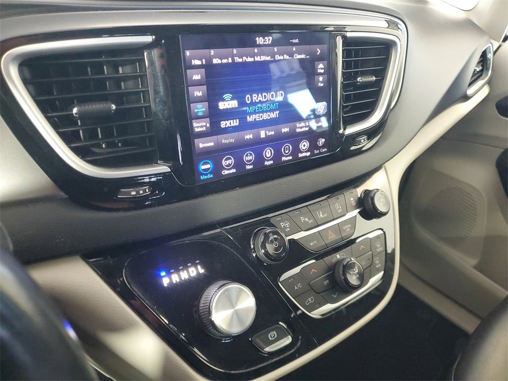 Used 2020 Chrysler Pacifica Touring-L Plus w/ Tire & Wheel Group image 17