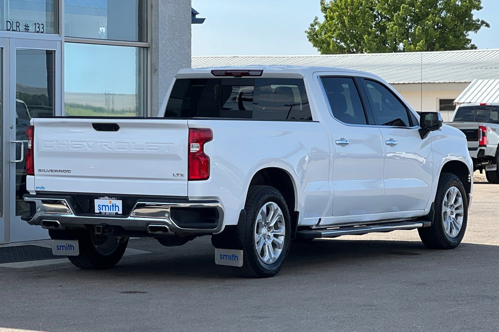 Used 2023 Chevrolet Silverado 1500 LTZ w/ Technology Package AWD/4WD image 4
