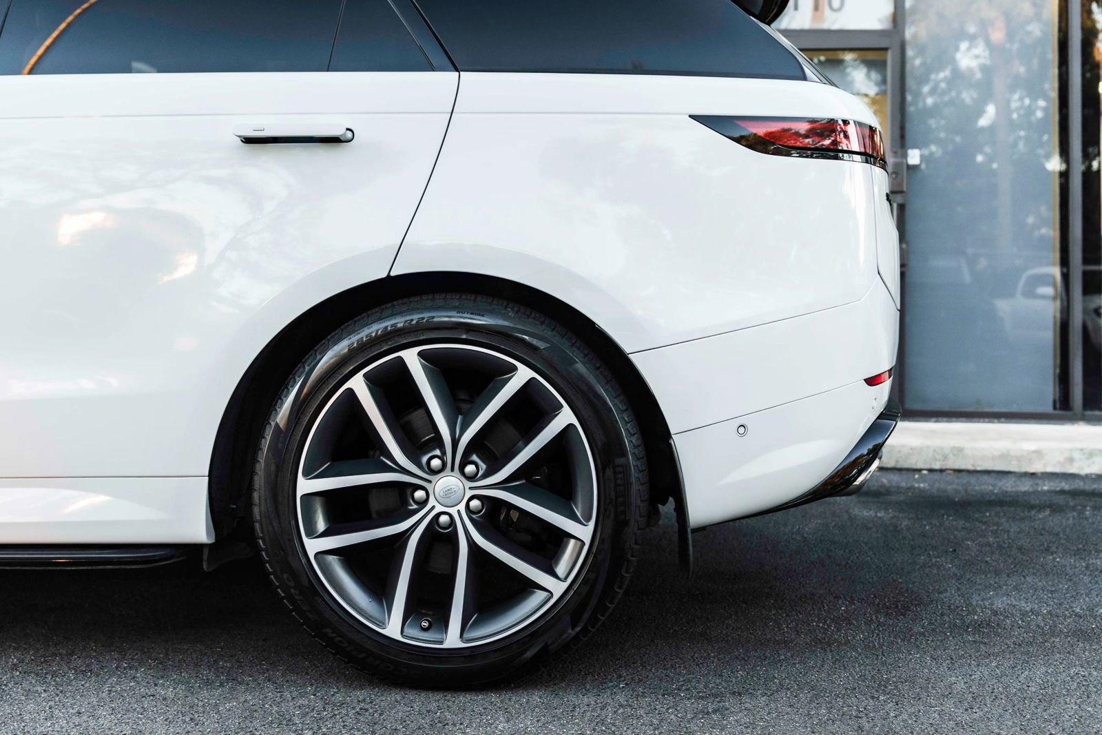 Used 2023 Land Rover Range Rover Sport SE Dynamic AWD/4WD image 9