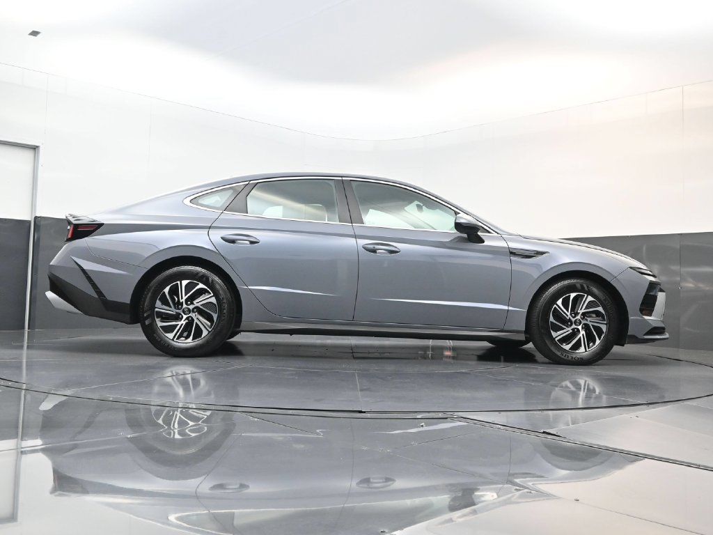 Certified 2026 Hyundai Sonata Blue FWD image 23