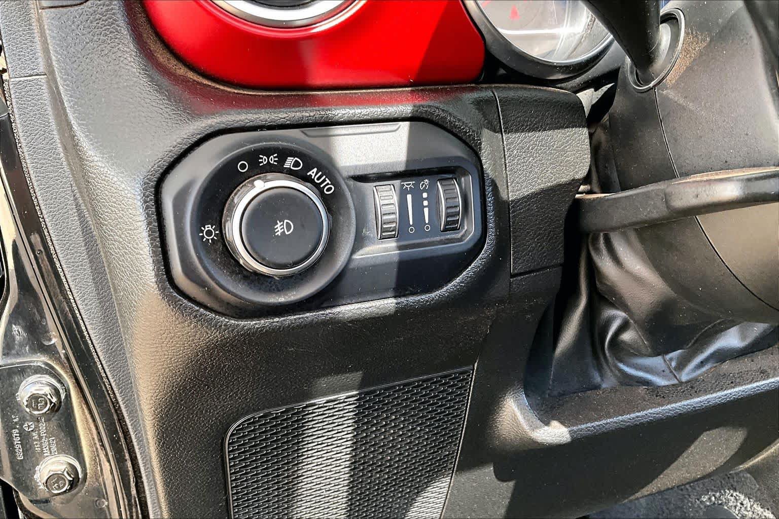 Used 2022 Jeep Wrangler Rubicon w/ LED Lighting Group AWD/4WD image 33