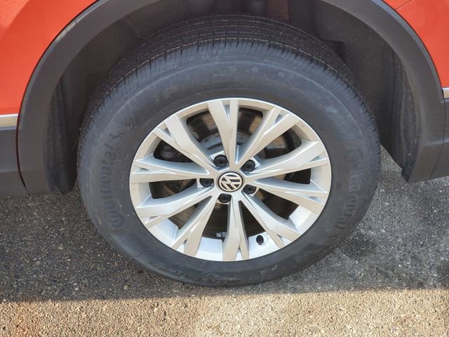 Used 2018 Volkswagen Tiguan SE AWD/4WD image 7