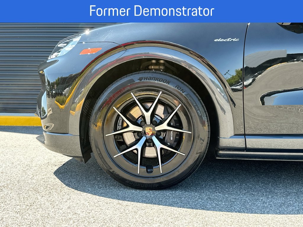 New 2026 Porsche Cayenne Electric AWD/4WD image 34