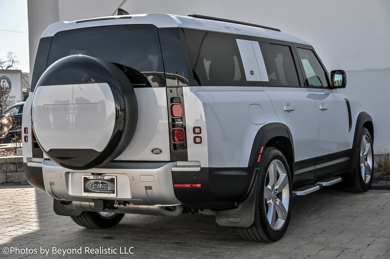 Used 2023 Land Rover Defender 130 SE image 7