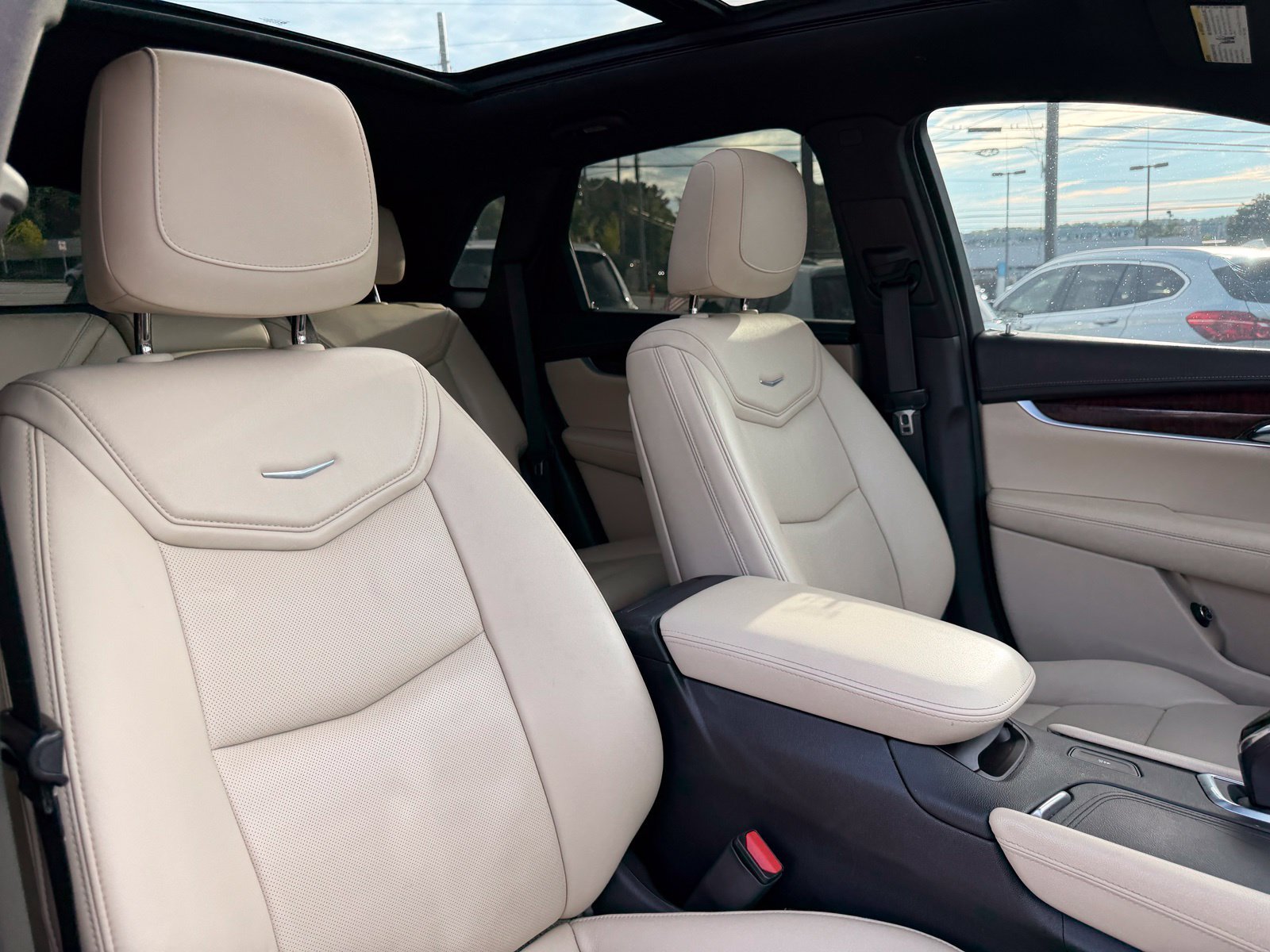 Used 2018 Cadillac XT5 Luxury w/ Driver Awareness Package FWD image 36