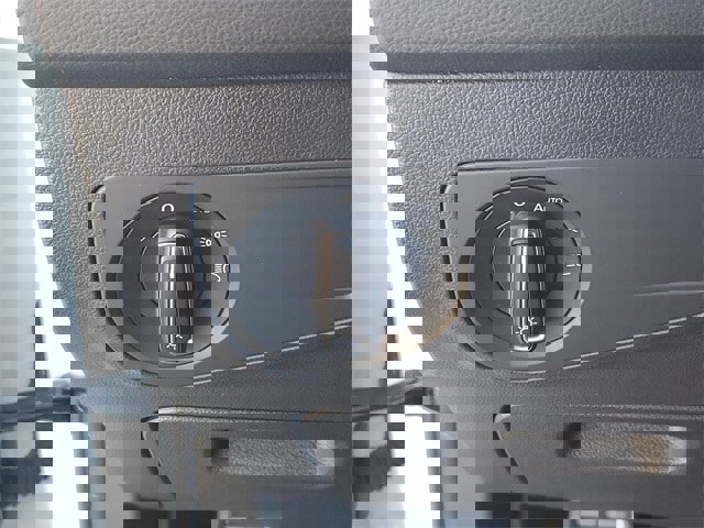 Certified 2024 Volkswagen Tiguan SE R-Line image 29